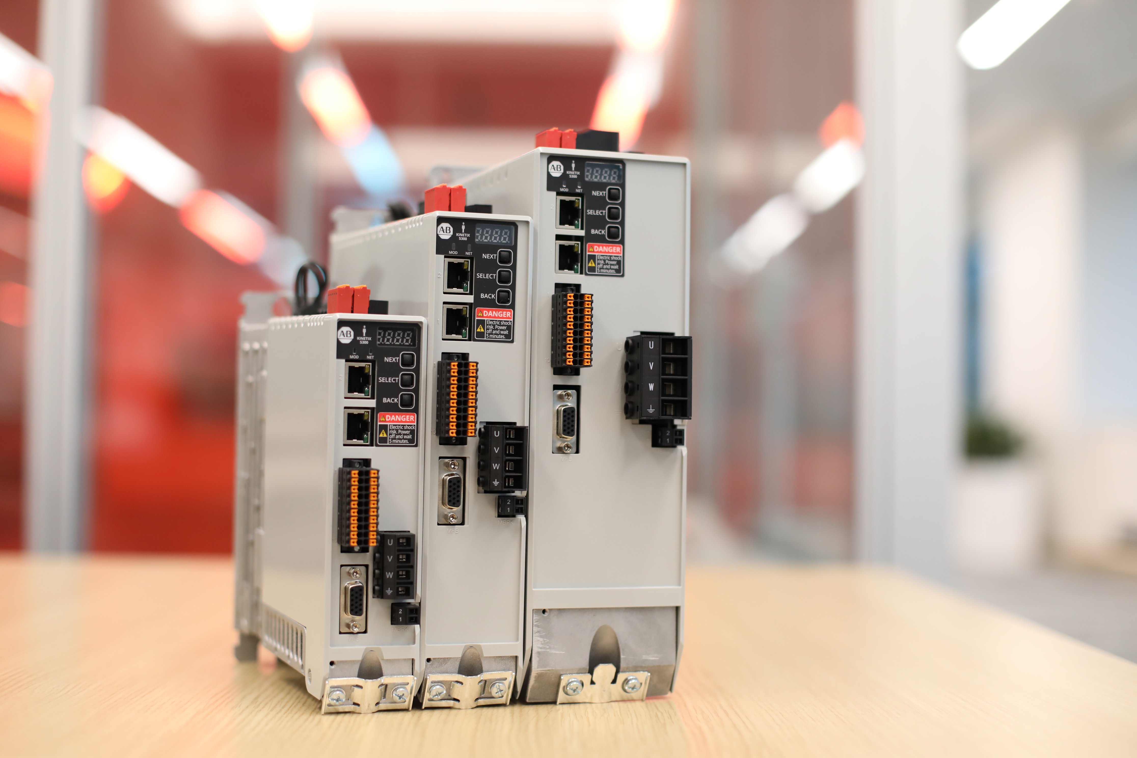 Novos servo-drives Kinetix 5300 fornecem movimento integrado de nível básico hero image