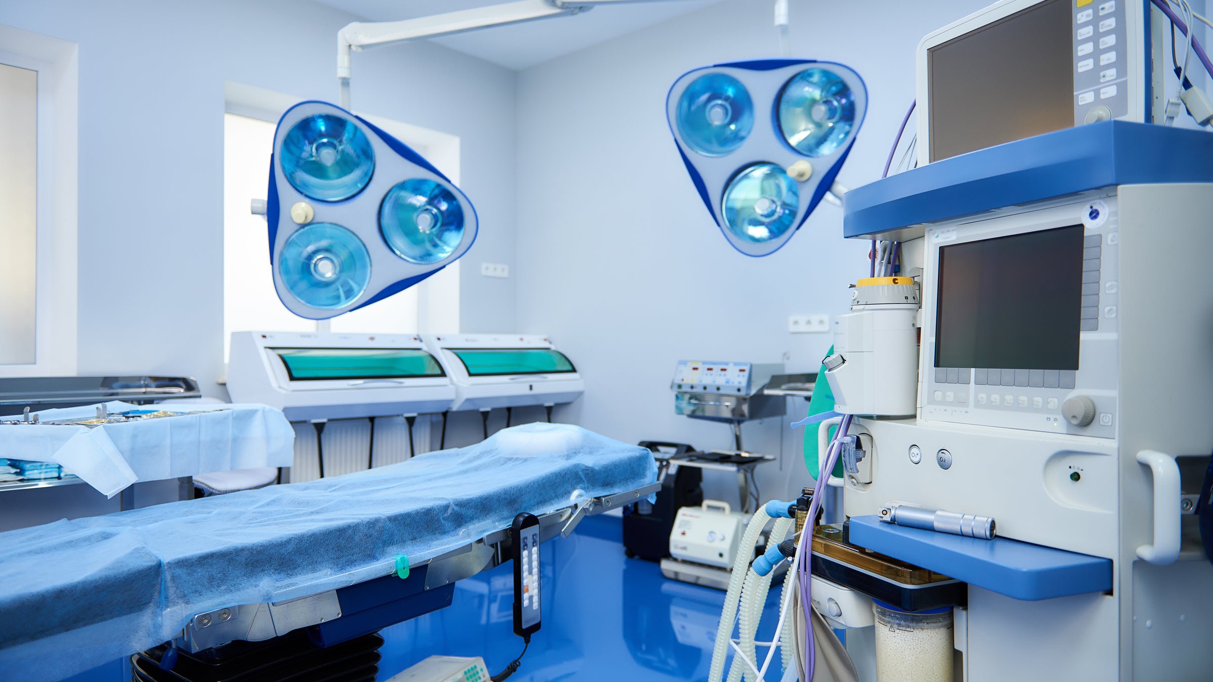 surgical clean room with equipment