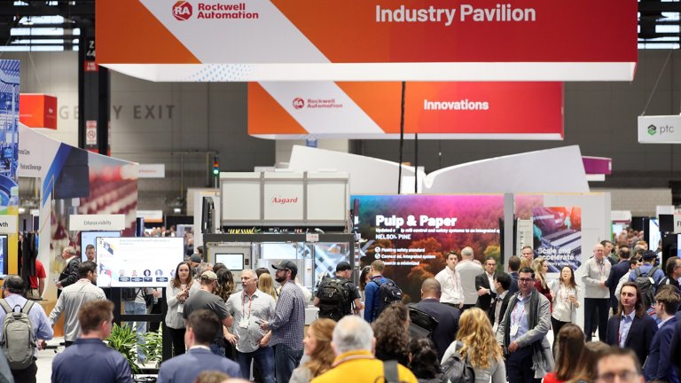 Many attendees on the show floor at Rockwell Automation Automation Fair 2022