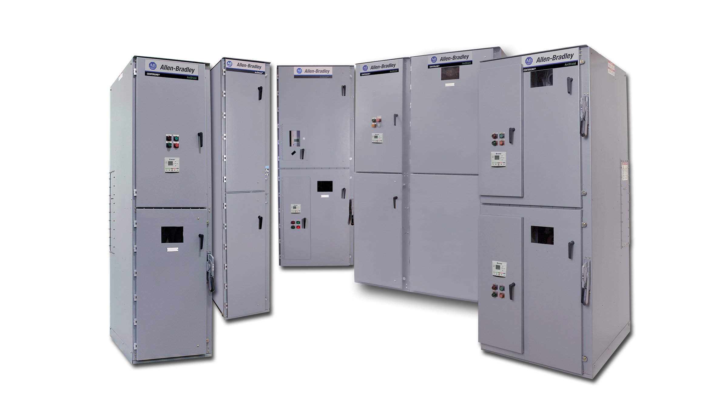 Um grupo de seis gabinetes metálicos altos, em cinza, abrigam centros de controle de motores CENTERLINE 1500.
