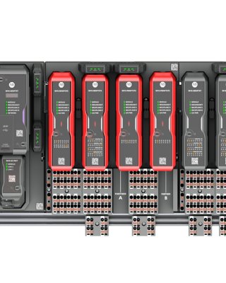 FlexHA 5000 I/O in chassis with safety I/O in middle, showing front view
