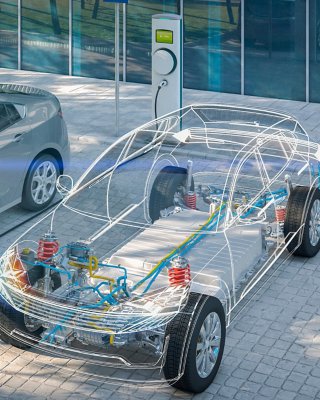 通用款电动汽车正在带镜头眩光技术的城市停车场，通过 X 光透射方式实现电池充电
