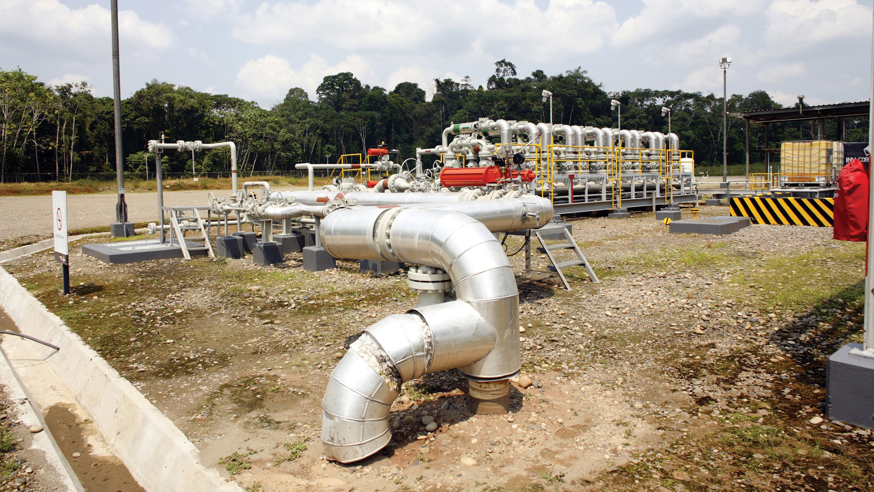 HMI Upgrade With Virtualization Helps Petroamazonas Reduce Downtime hero image