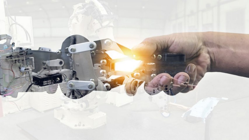 Acelere su producción gracias a la integración de controladores y robots