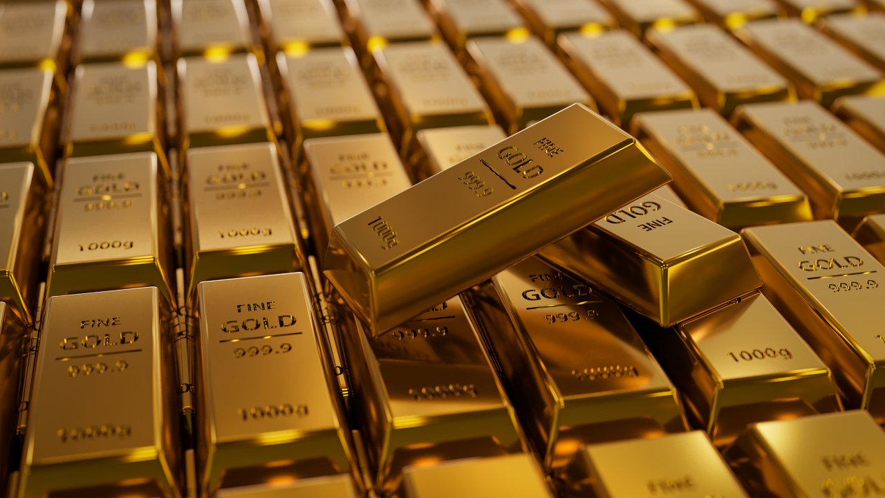 Nahaufnahme von Goldbarren, 3D-Darstellung von zwei Goldbarren, die auf einer gleichmäßigen Schicht von 1 kg schweren Barren aus 999,9 Feingold liegen. Edelmetallinvestitionen, Finanzen, Bankwesen und Vermögenskonzept.