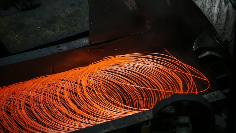 Fabricación de acero en planta siderúrgica, Turquía