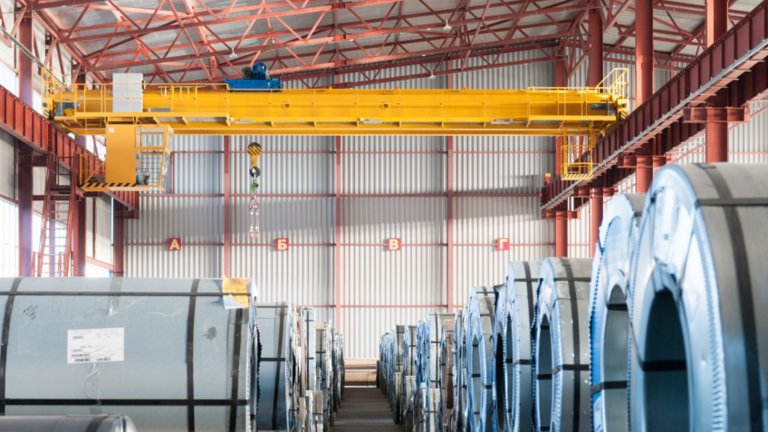 Factory overhead crane hook and chain