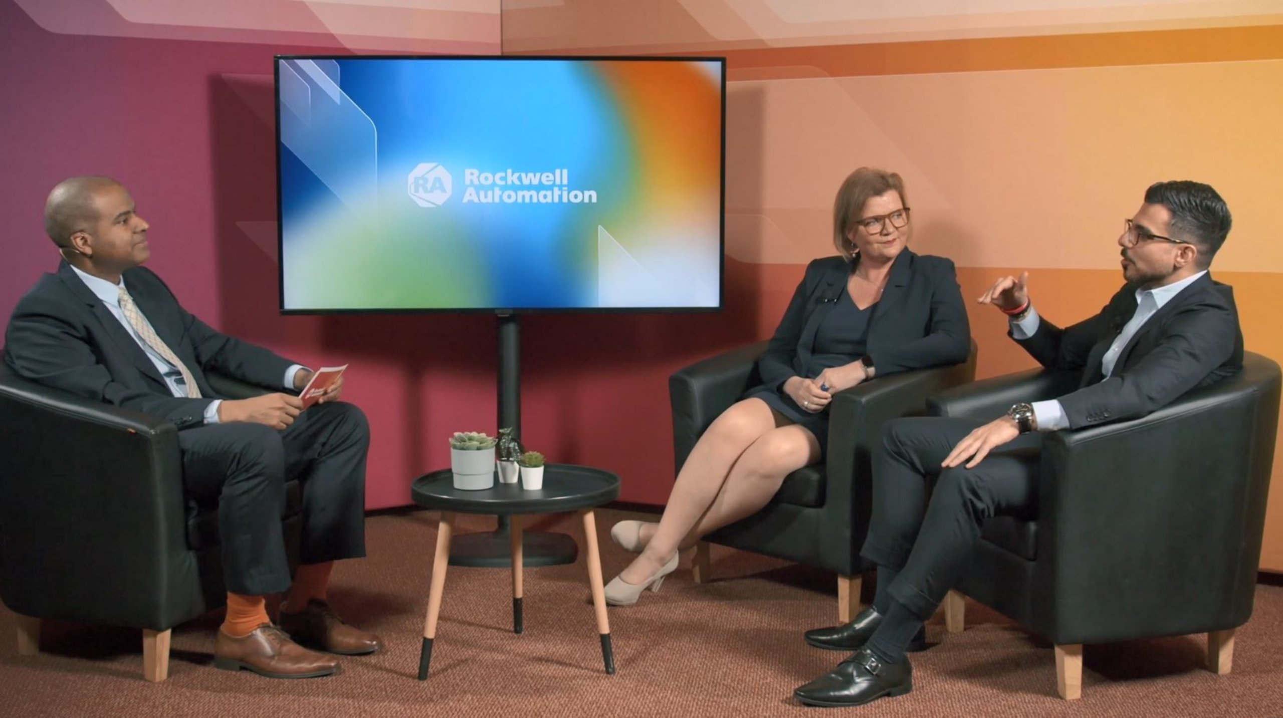 Navigating Operational and Workforce Challenges in Digital Transformation