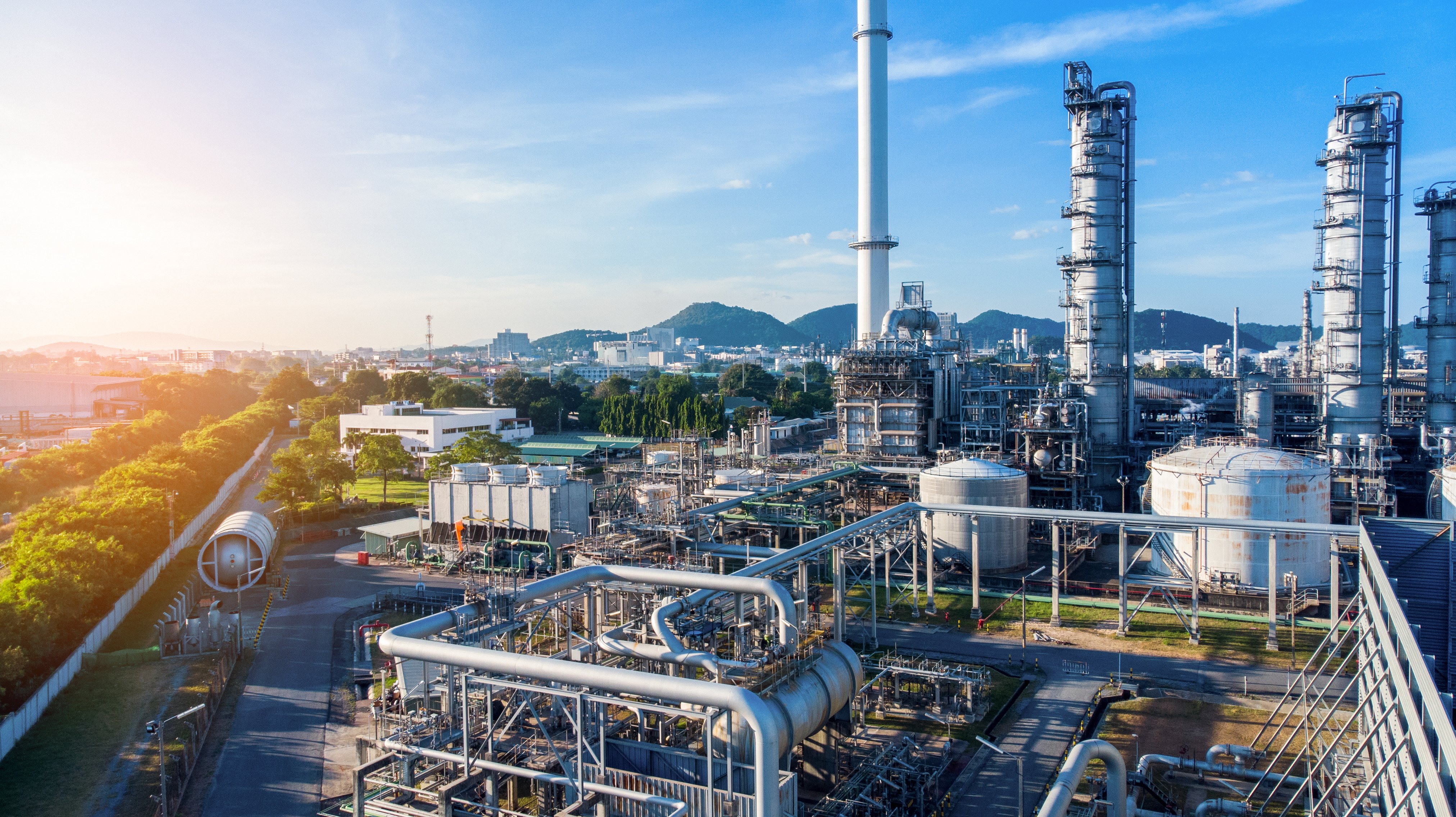 overview of oil refinery
