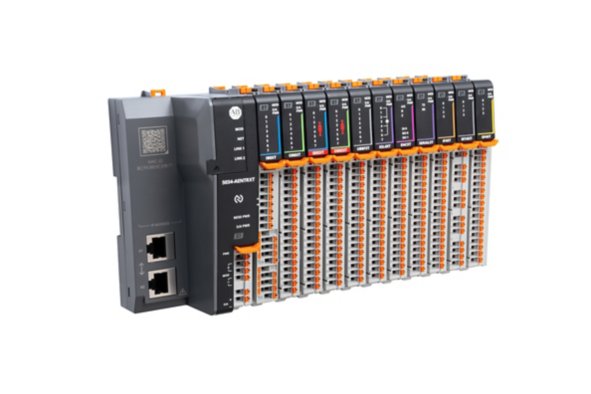 Right-facing Allen-Bradley 5034 PointMax I/O XT system for smart machines.