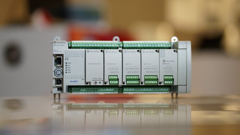 Front facing image of Allen-Bradley Micro850 2080-L50E controller