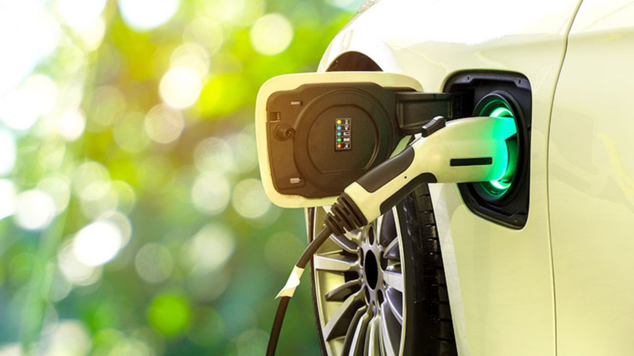 电动汽车是汽车制造业的未来趋势 hero image