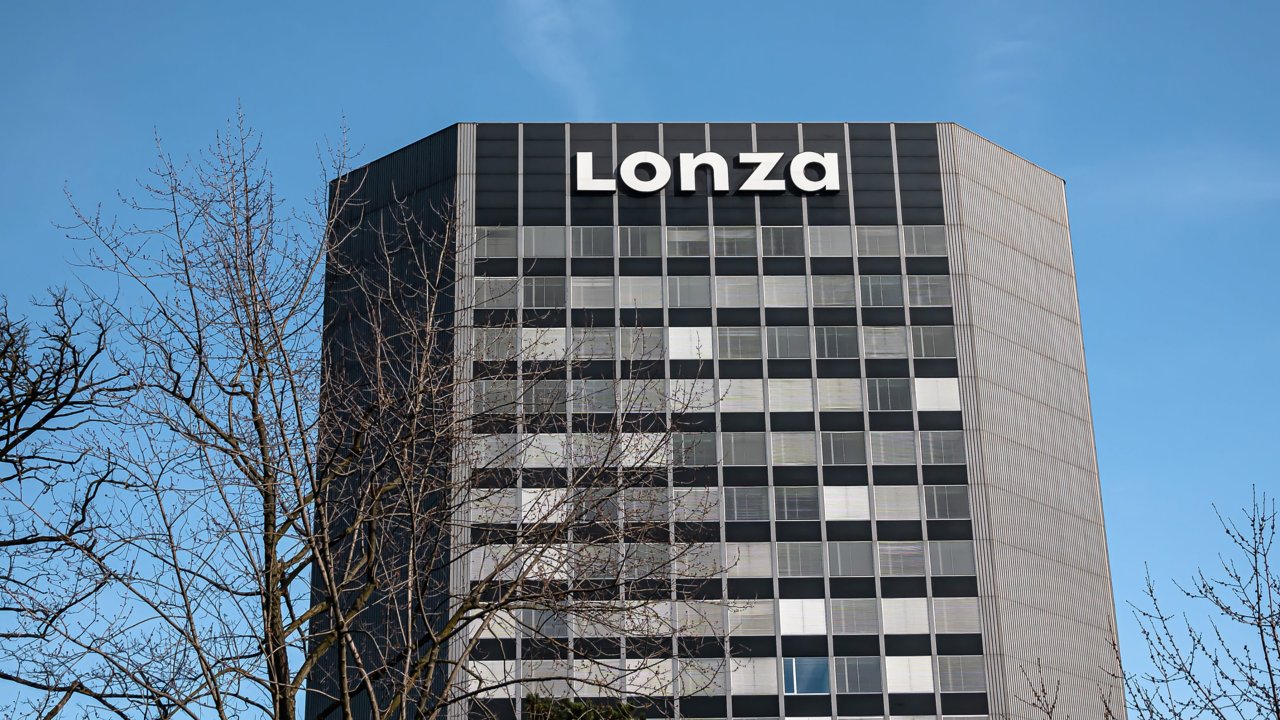 龍沙(Lonza)針對數位時代優化營運 hero image