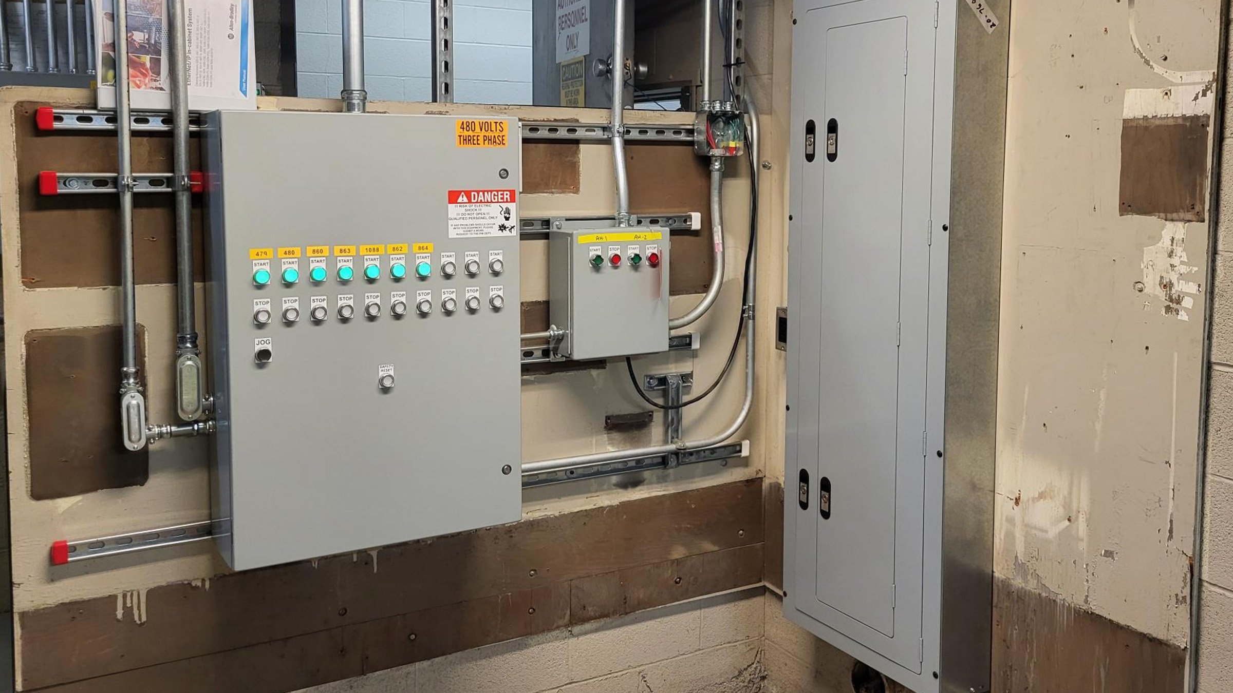 This is the after picture of Covestro's motor starter layout of electrical panels at their Pittsburgh, PA facility. Using Rockwell's EtherNet/IP™ In-cabinet Solution delivered a 60% reduction in wiring timing for panel assembly and a more reliable design.