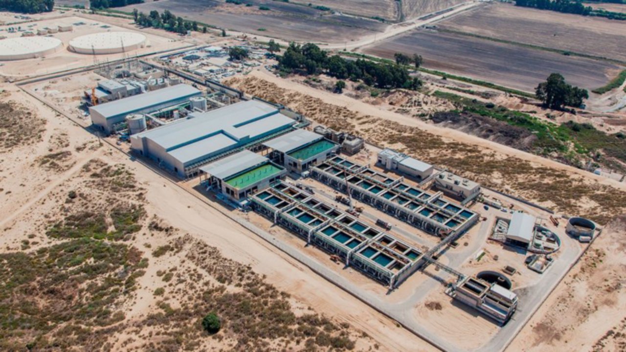Seawater Desalination Plant Operates at Maximum Efficiency hero image