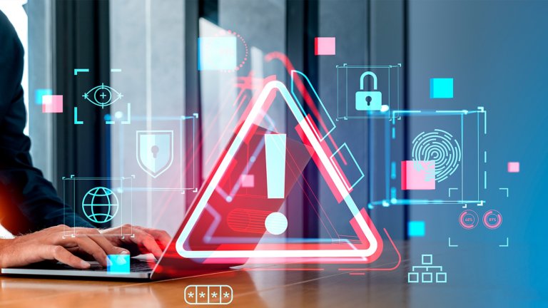 Imagen de un candado en la pantalla de una computadora, que representa medidas de ciberseguridad para la protección empresarial