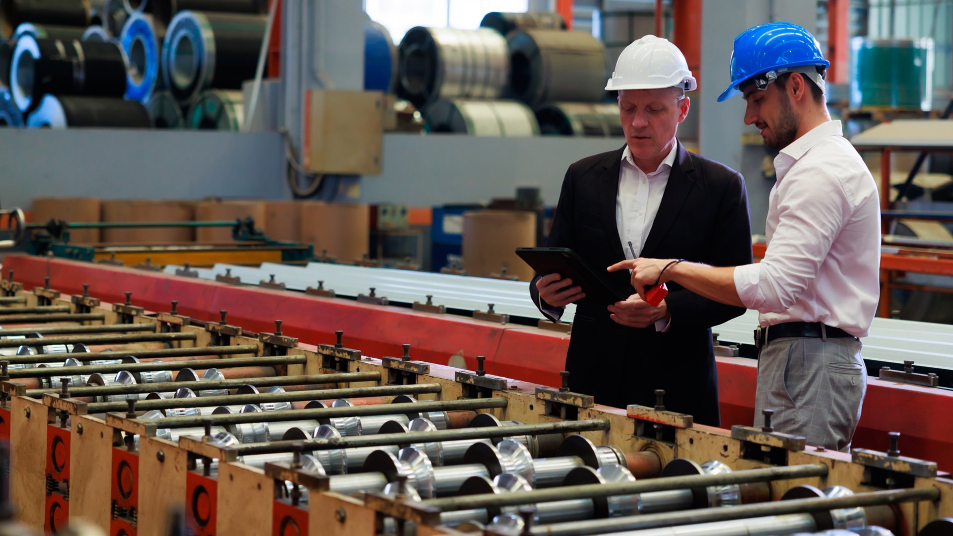 MES factory workers on the plant floor