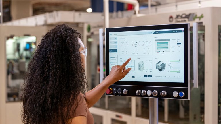 Modern HMI OptixPortfolio software from Rockwell Automation.