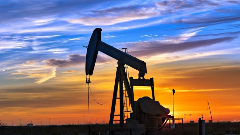  Dawn over a petroleum oil pump in Texas.