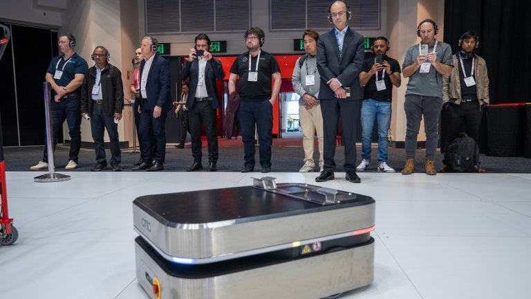 Attendee experience the latest application in ROKLive 2025 Gold Coast.