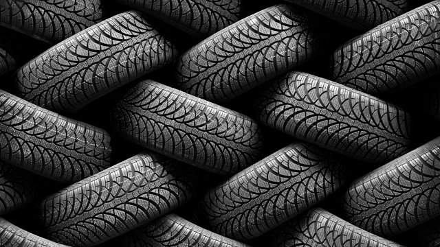 Rubber tires in a staggered design