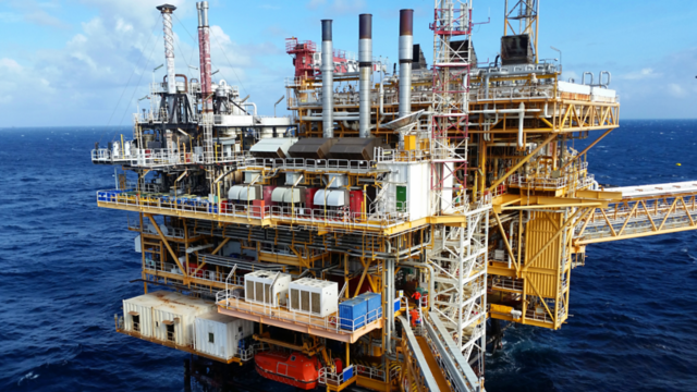 Daytime multi-story offshore construction platform for oil and gas production