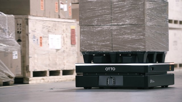 Material handling a product pallet on the OTTO 1200 autonomous mobile robot, AMR robot